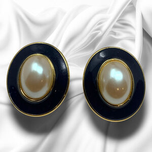 Elegant Black and Gold Oval Earrings